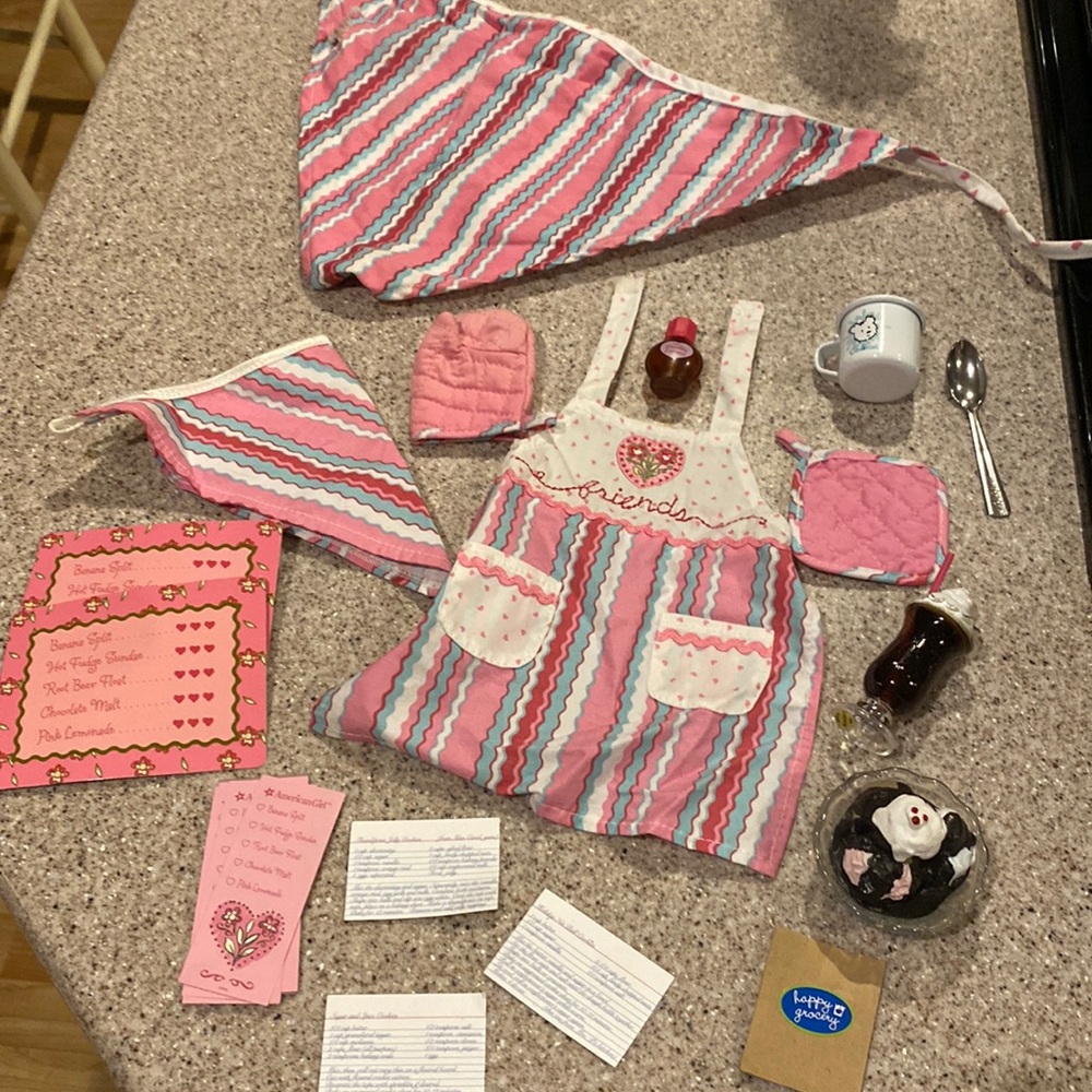 AMERICAN GIRL Sweet Trends Doll Outfit/Accessories, +Kerchief for human child!